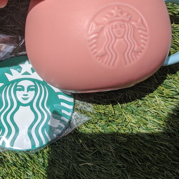 Starbucks - Picture 3 of 3